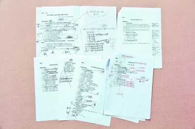 打开青年学生思想上的“锁头” 打开青年学生思想上的“锁头”