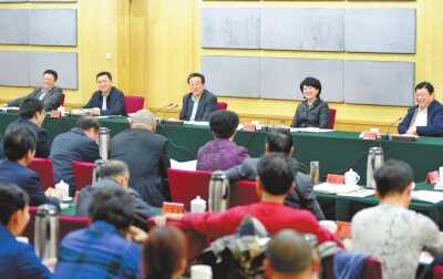 郭庚茂参加省文艺界座谈会 强调推动中原文化繁荣