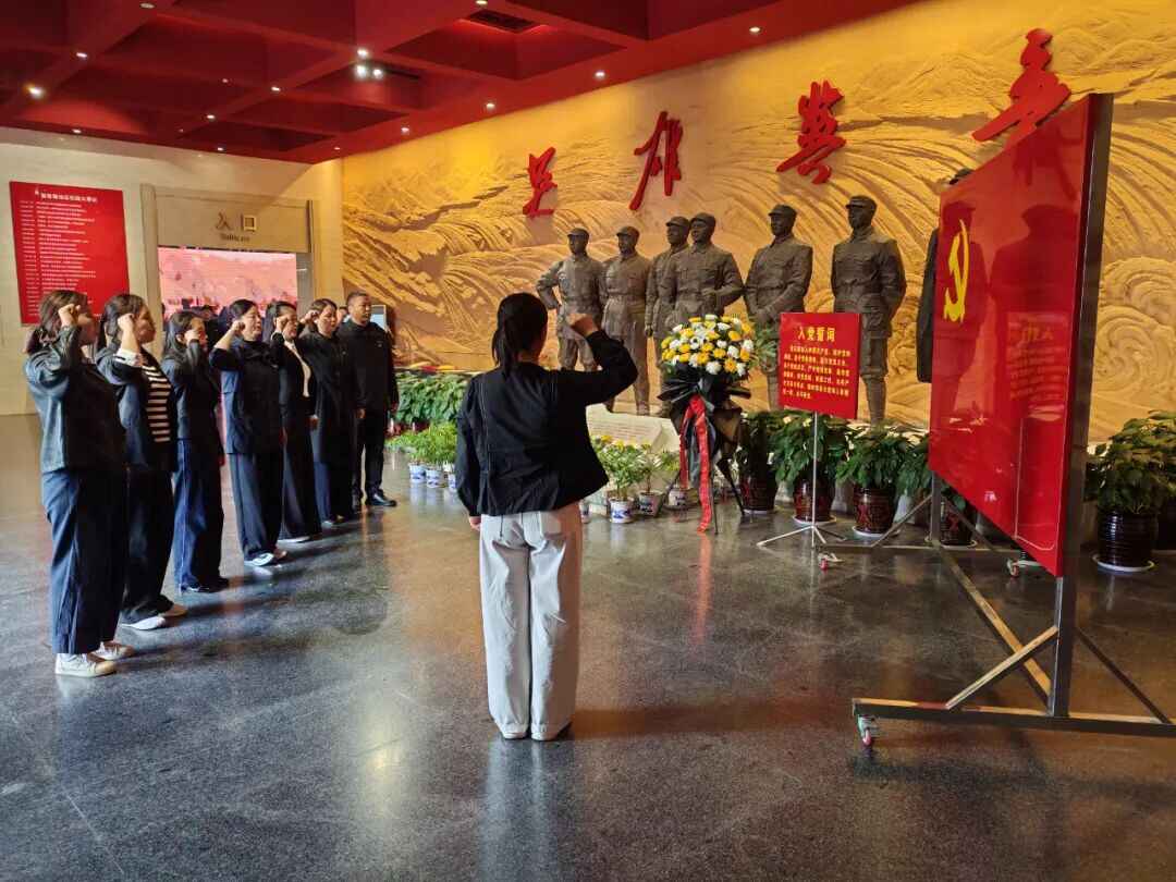 27adf50ee7e7977c9c4c50724c286a27.jpg 27adf50ee7e7977c9c4c50724c286a27.jpg