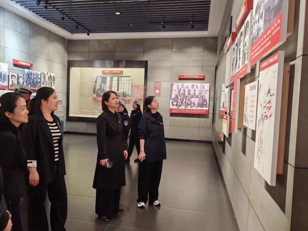 20f2901eeea4bfbc0bf0a533577aeeda.jpg 20f2901eeea4bfbc0bf0a533577aeeda.jpg