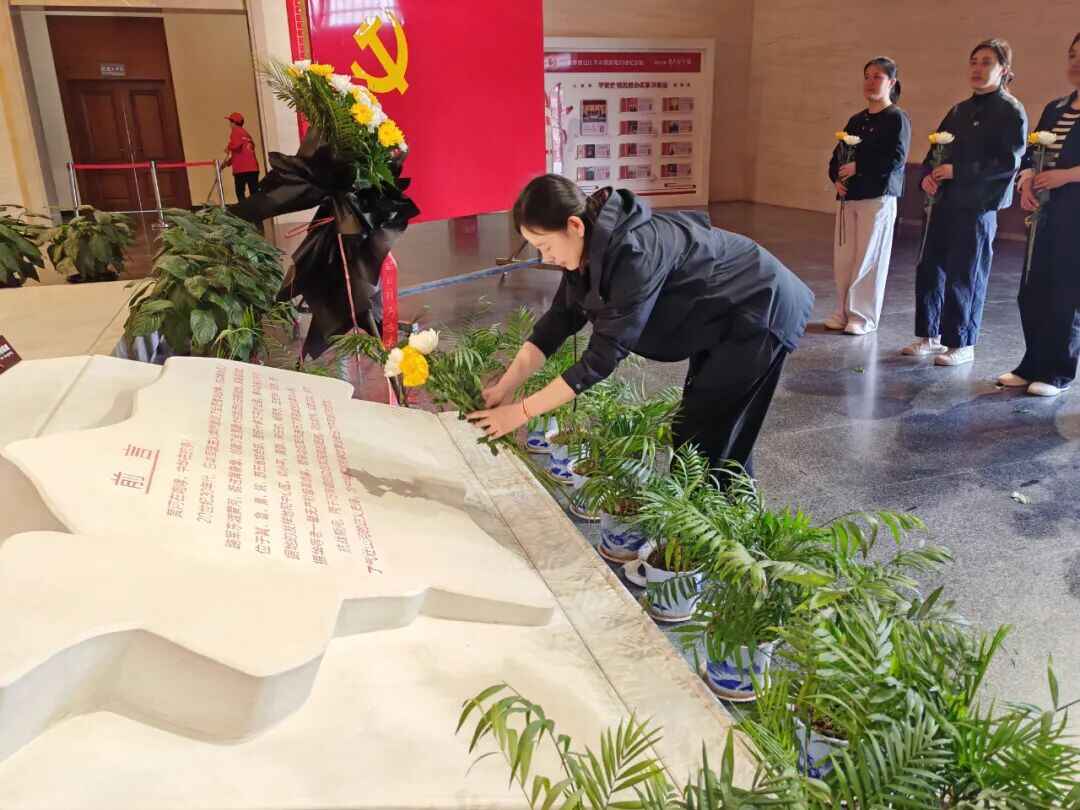 f245ec5ba4e1e1be268a7d6a41bac6e9.jpg f245ec5ba4e1e1be268a7d6a41bac6e9.jpg